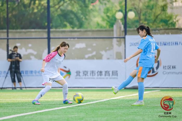 北京社区杯足球赛开幕 社交平台重塑邻里关系