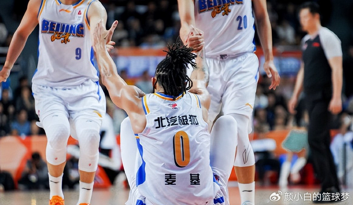 北京男篮逆转浙江男篮 周琦关键表现助队取胜