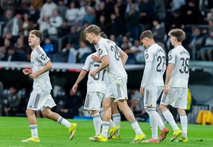 皇马青训小将组团亮相 西班牙本土球员创赛季新