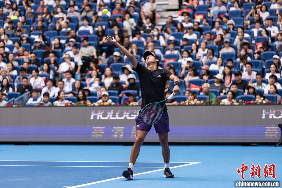 辛纳在北京中网决赛仅用72分钟击败勒纳·钱，重