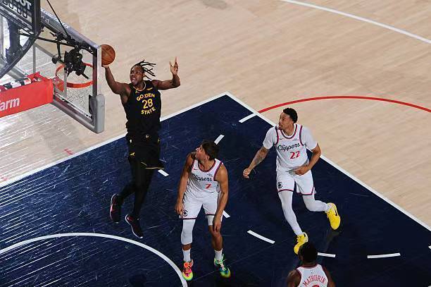 快船力克勇士终结两连败 巴锡16分助勇士三连败