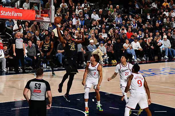 快船力克勇士终结两连败 巴锡16分助勇士三连败