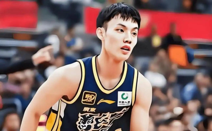 广东男篮季后赛前大换血：外援调整内线重组冲