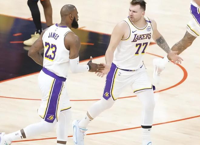 马刺60胜锁定西部第二 掘金9连胜反超湖人